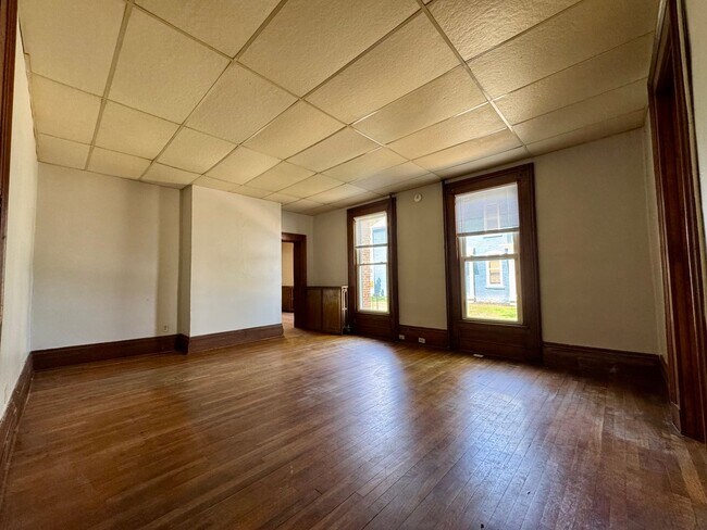 Foto del edificio - 628 N Main St