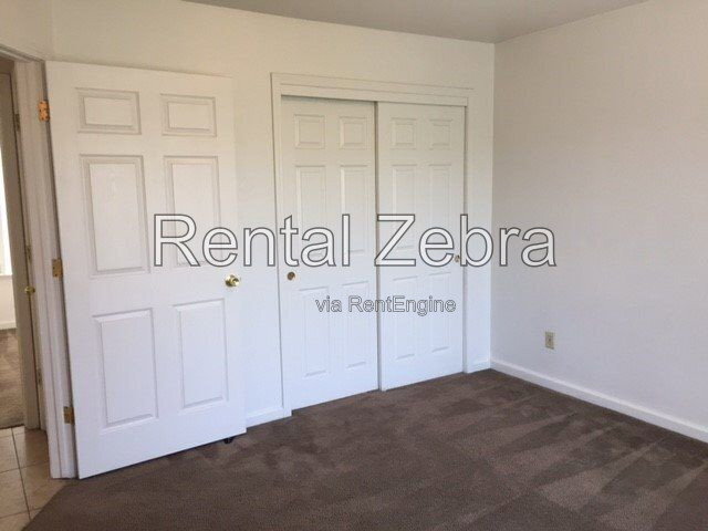 Foto del edificio - 2935 Willowbrook Dr