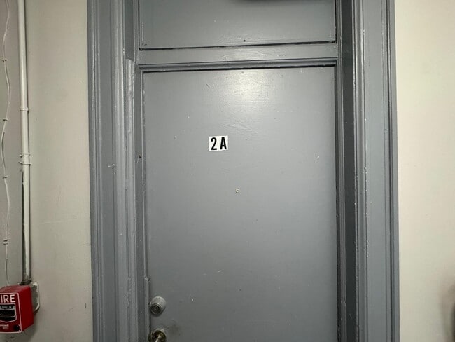 Building Photo - 34 Coles St
