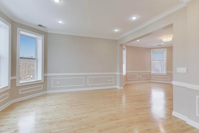 Building Photo - 1406 N Washtenaw Ave