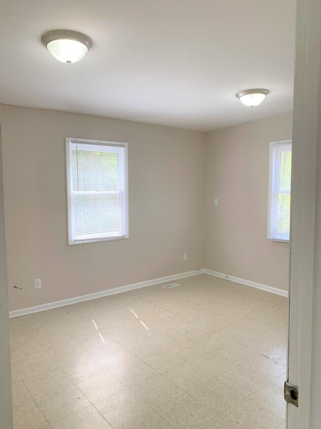 426 W Main St Unit 2, Mount Sterling, KY 40353 Apartment for Rent in