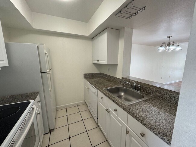 Foto del edificio - Lovely 2 Bedroom, 1.5 Bathroom Home in Orlando! Minutes from Top Attractions!! (Water Included!)
