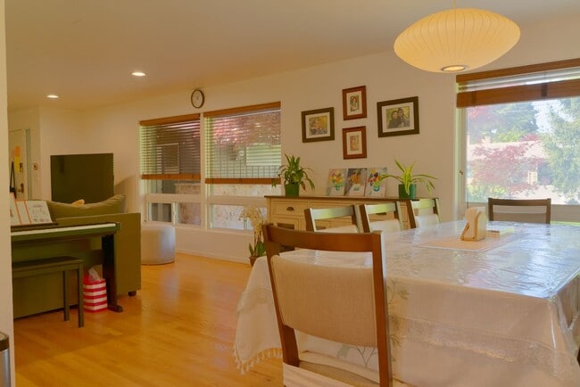 Foto del edificio - 4118 93rd Ave SE