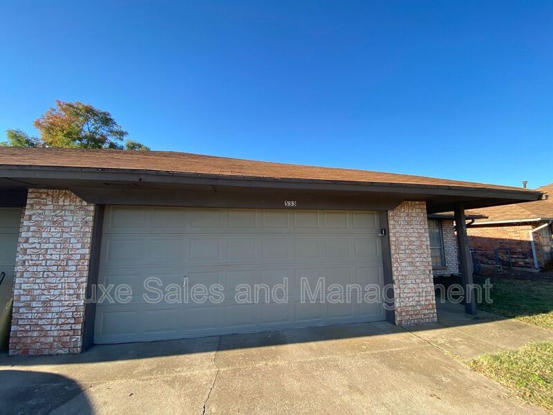 Foto principal - 533 N Davis Ave