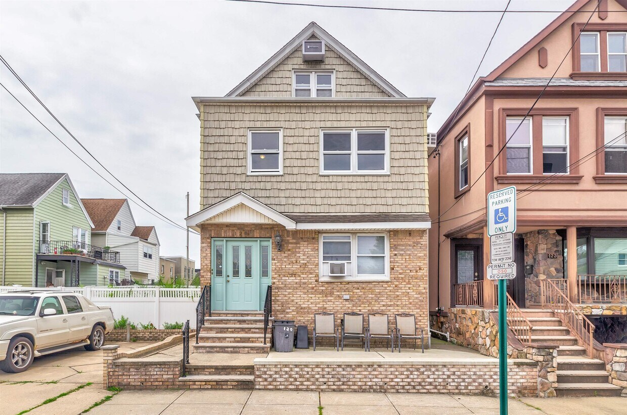 Foto principal - 120 W 50th St