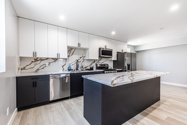 Foto del edificio - 2223 S Highland Ave