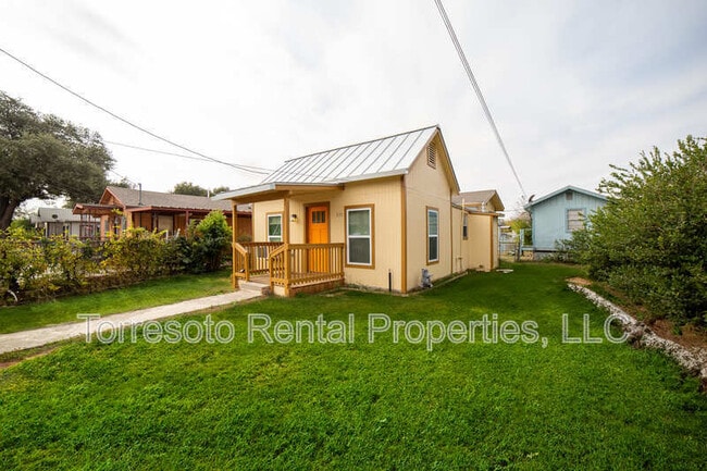 Foto del edificio - 611 Rochambeau St