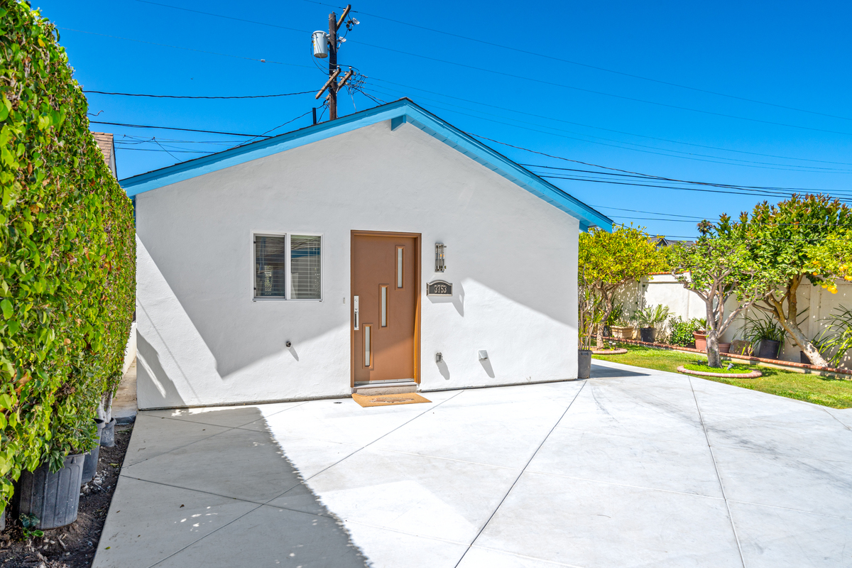 Foto principal - 3753 W 60th St