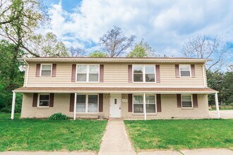Building Photo - 2218 Gina St