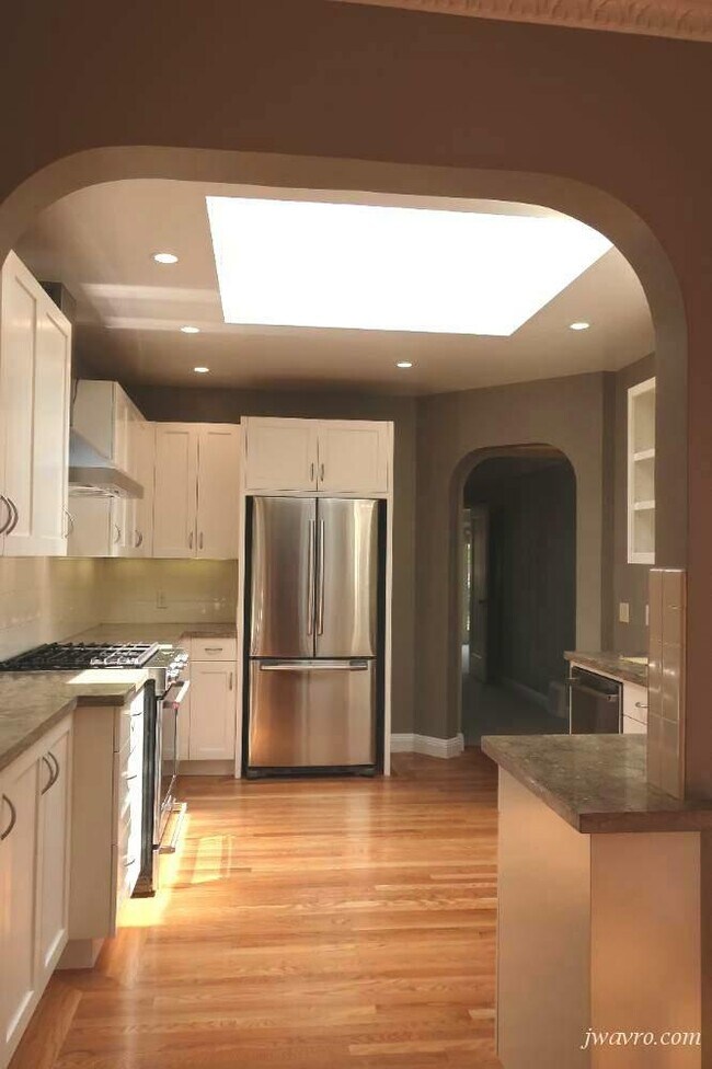Foto del edificio - 221 Fair Oaks St