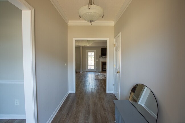 Foto del edificio - 1324 Bunker Ridge Ln