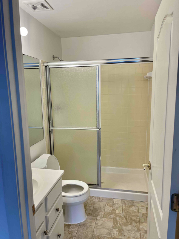 Building Photo - 301 Skyview Ct