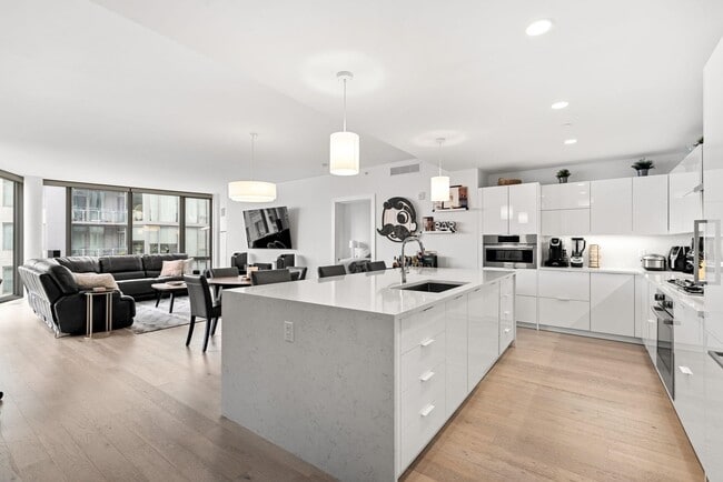 Building Photo - 9 Ave at Port Imperial