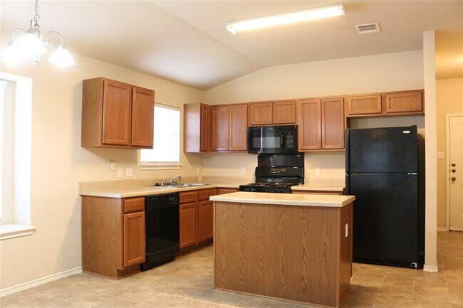 Building Photo - 2855 Shadowpoint Cove