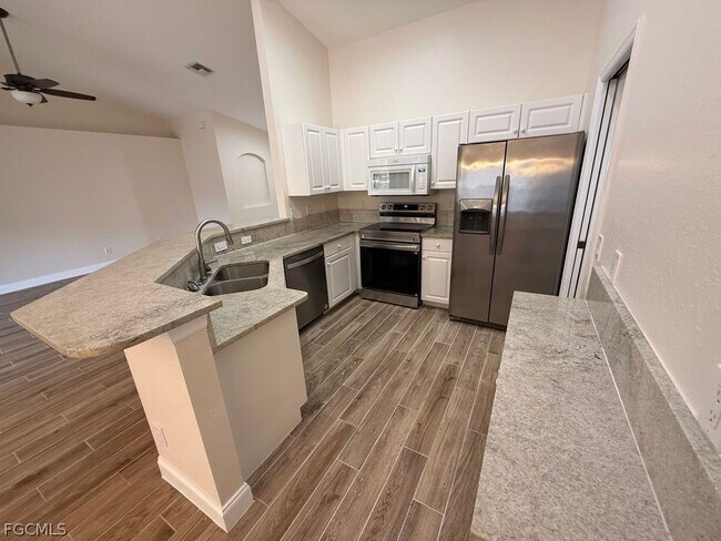 Foto del edificio - 1817 Tomaso Ave