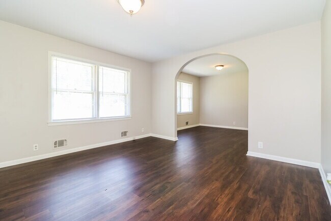 Foto del edificio - 5509 Joeclay Dr