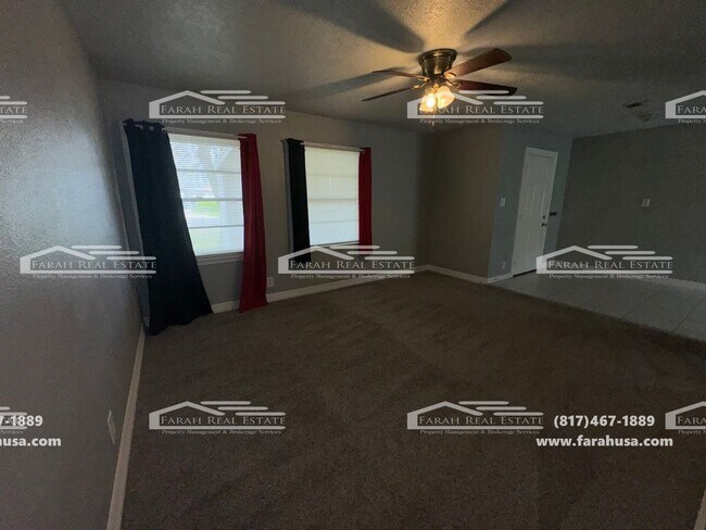 Building Photo - 3/1 Home Available in Groves, TX
