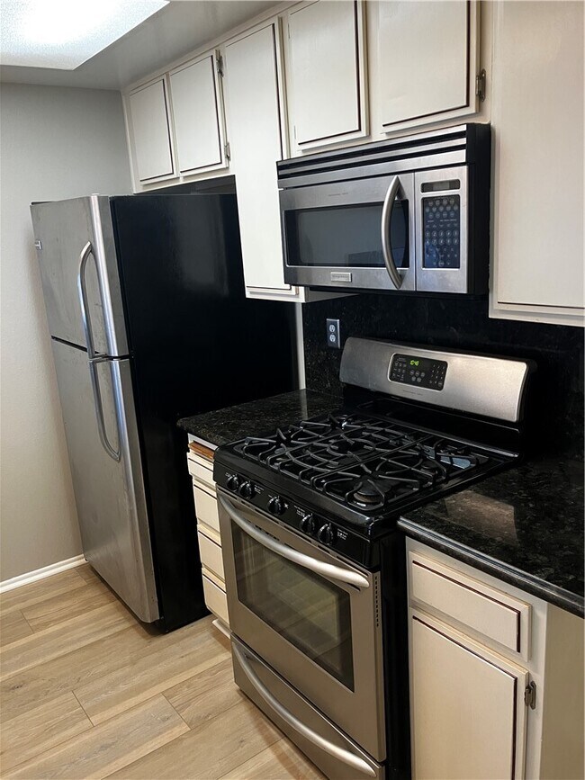 Building Photo - 325 Coral Reef Dr