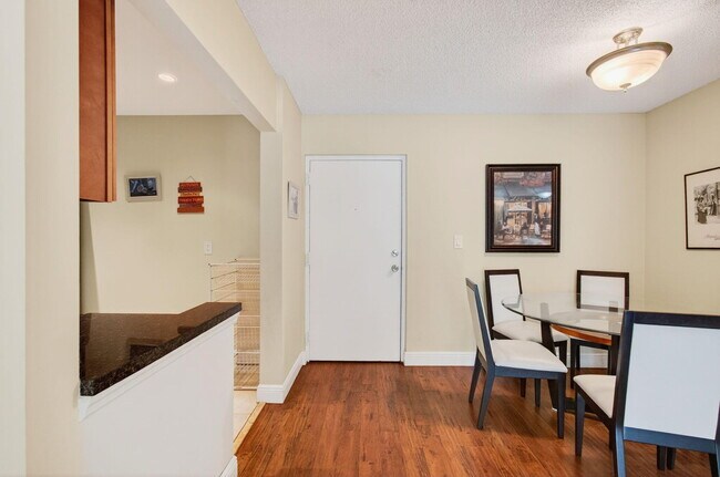 Foto del edificio - 480 NW 20th St