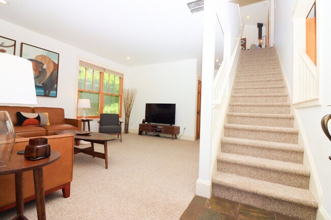 Foto del edificio - Fully Furnished home in Sisters Oregon