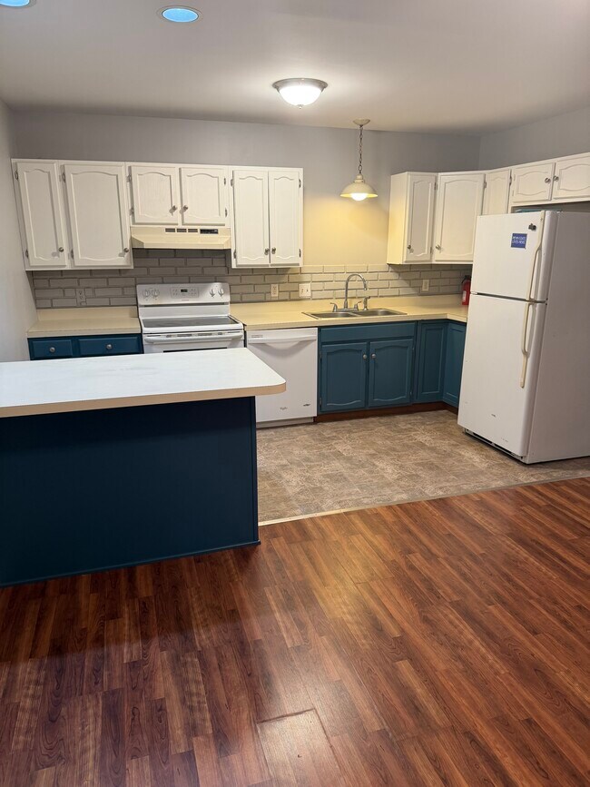 Foto del edificio - 329 Oakwood Ave
