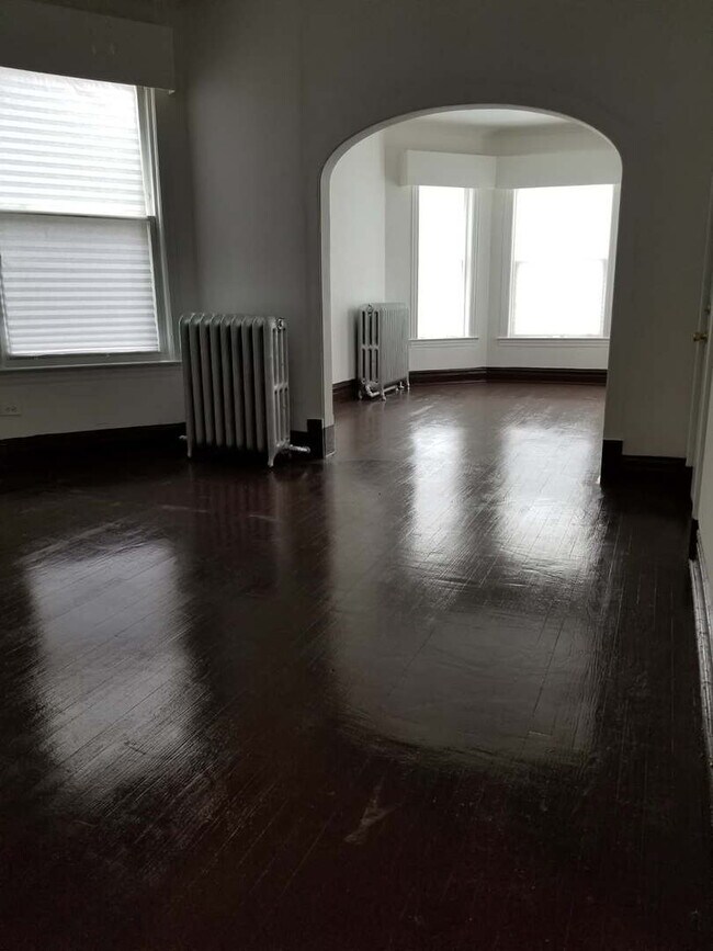 Foto del edificio - 7216 S Langley Ave