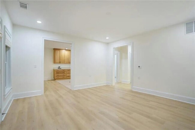 Foto del edificio - 2262 Meadowvale Dr NE