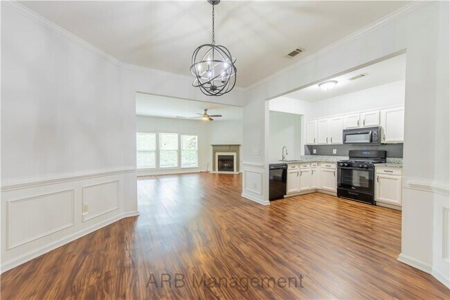 Foto del edificio - 4922 Sherwood Way