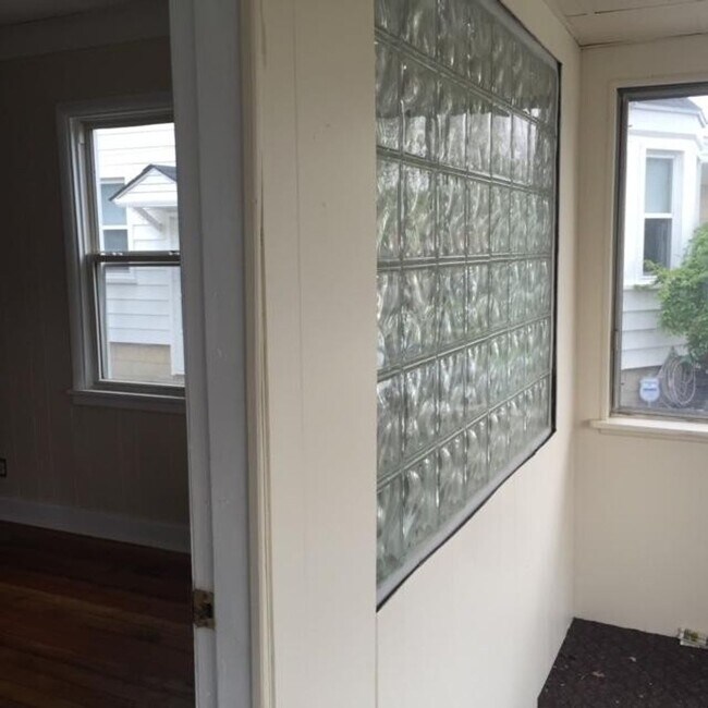 Building Photo - 2 Bedroom Home In Ferndale