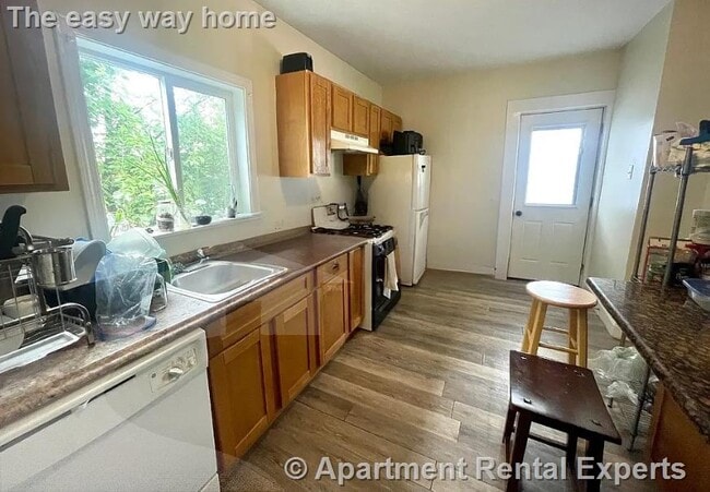 Building Photo - 123 Winthrop St