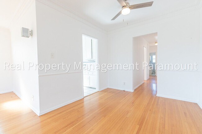 Foto del edificio - 5823 Saturn St
