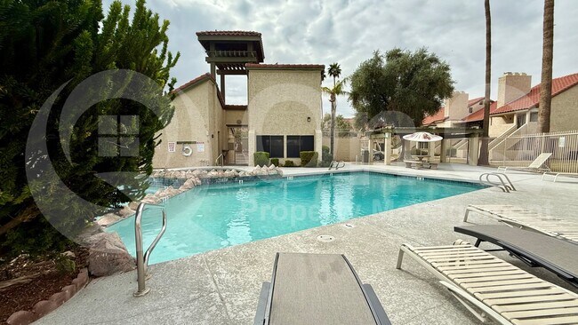 Foto del edificio - 30 E Brown Rd