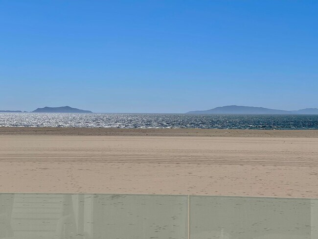 Foto del edificio - 3525 Ocean Dr