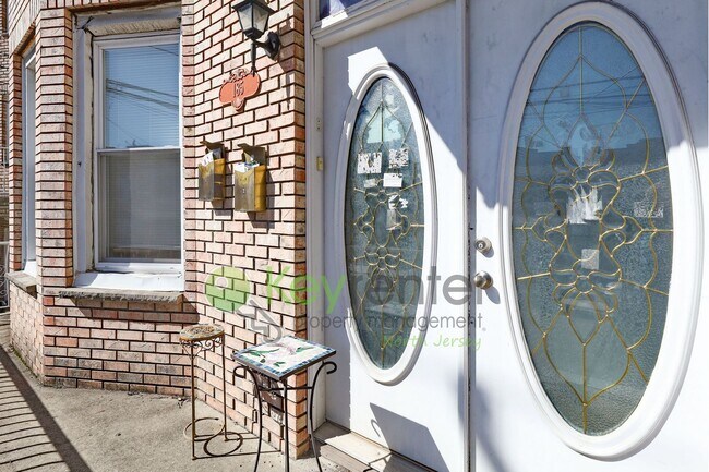 Foto del edificio - 185 Clerk St