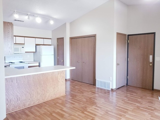 Foto del edificio - 560 Penn Ct