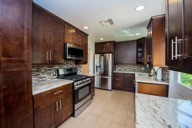 Foto del edificio - 20092 Bayview Ave