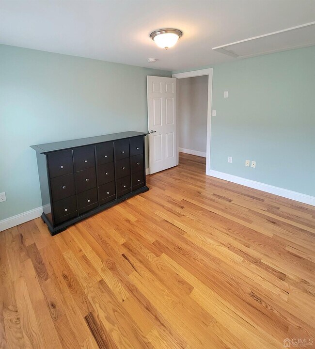 Building Photo - 517 New Brunswick Ave