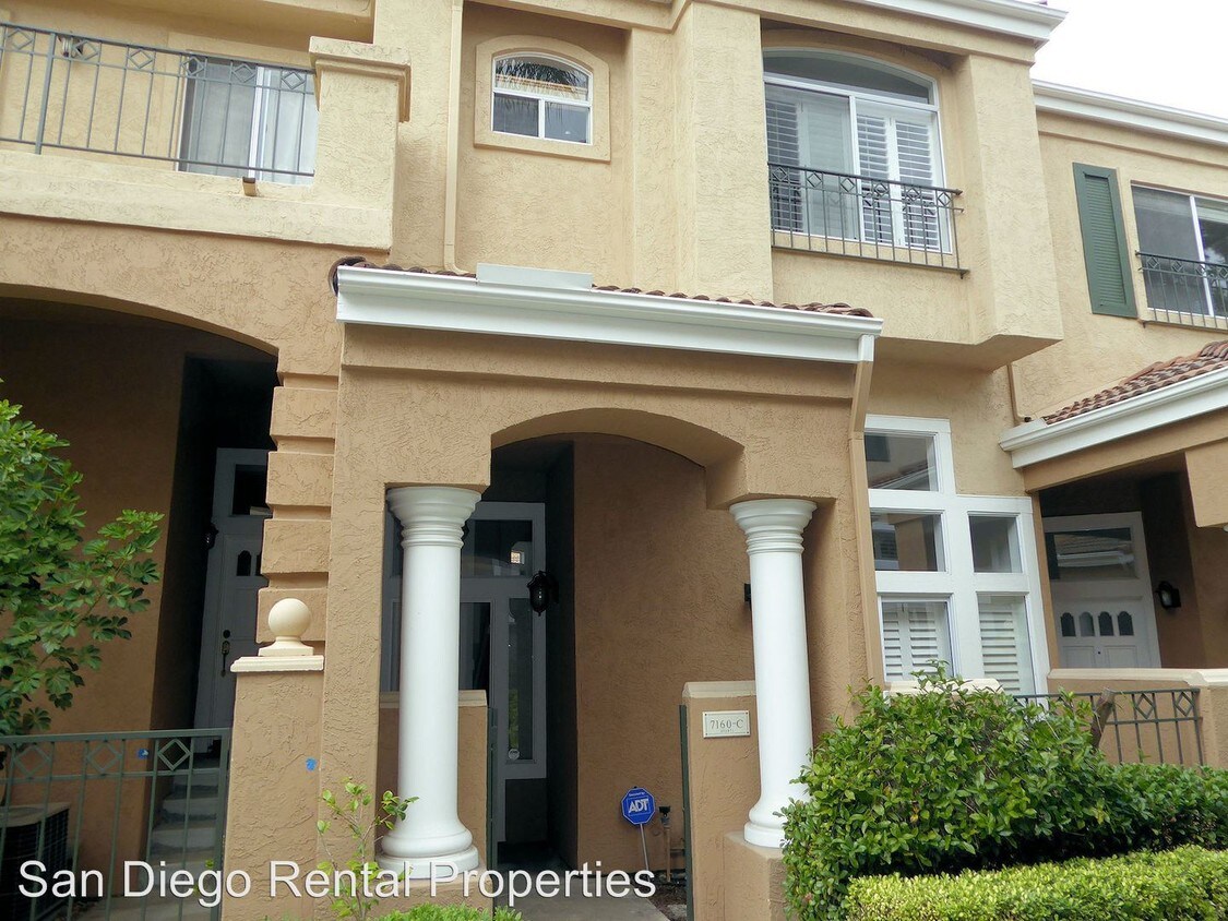 Primary Photo - 7160 Calabria Ct