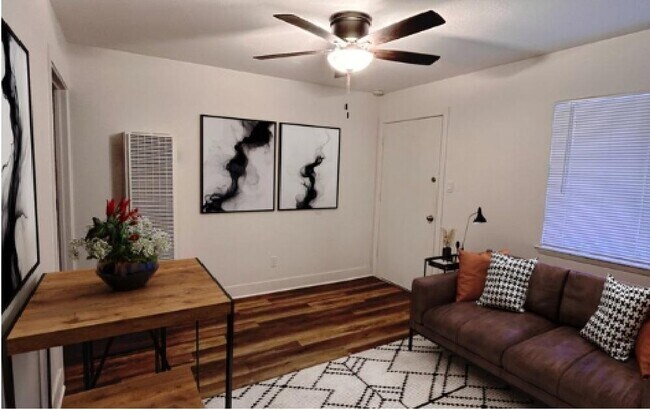 Foto del edificio - 1031 Moss Rd