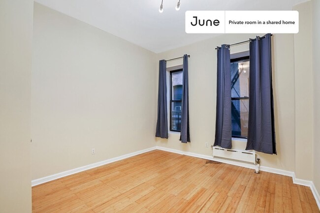 Foto del edificio - Private bedroom in 2 bed/1 bath Home