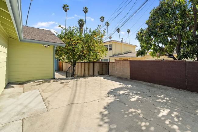 Building Photo - 5333 Monte Vista St