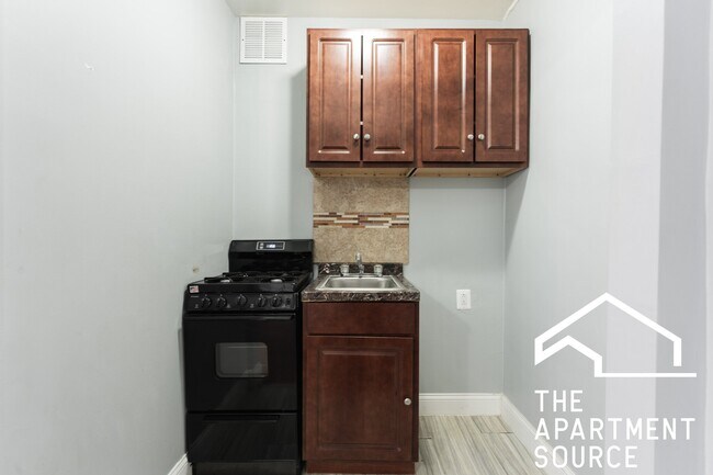 Foto del edificio - 6930 N Greenview Ave