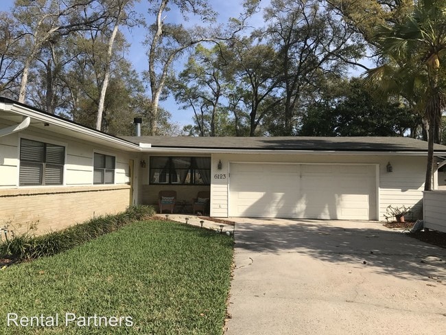 Building Photo - 6123 Riviera Manor Dr