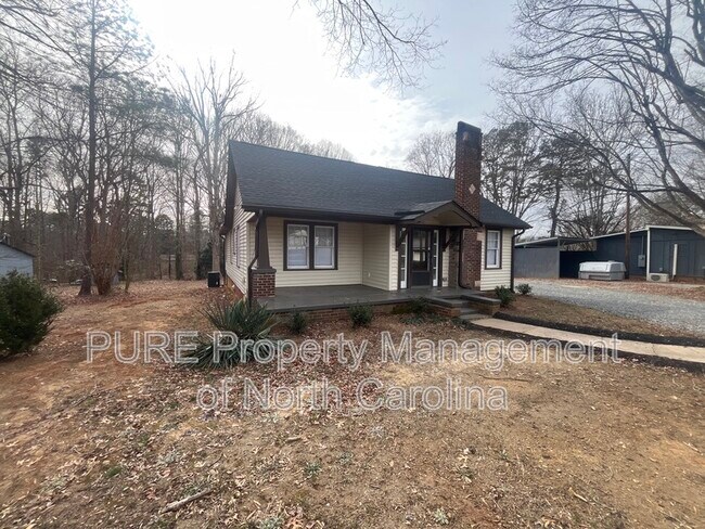 Building Photo - 3355 E Ridge Rd