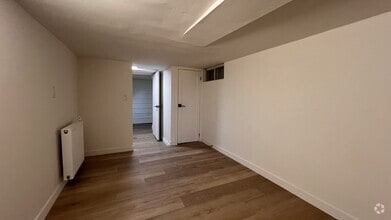 Building Photo - 131 Vine St S