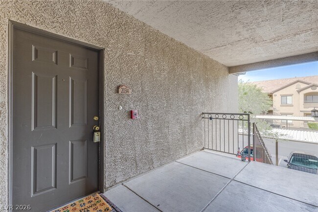 Foto del edificio - 8250 N Grand Canyon Dr