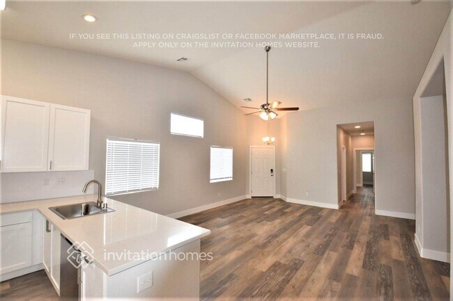 Building Photo - 6012 N Leaping Foal St