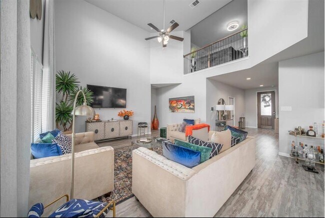 Building Photo - 15323 Aboyne Ln