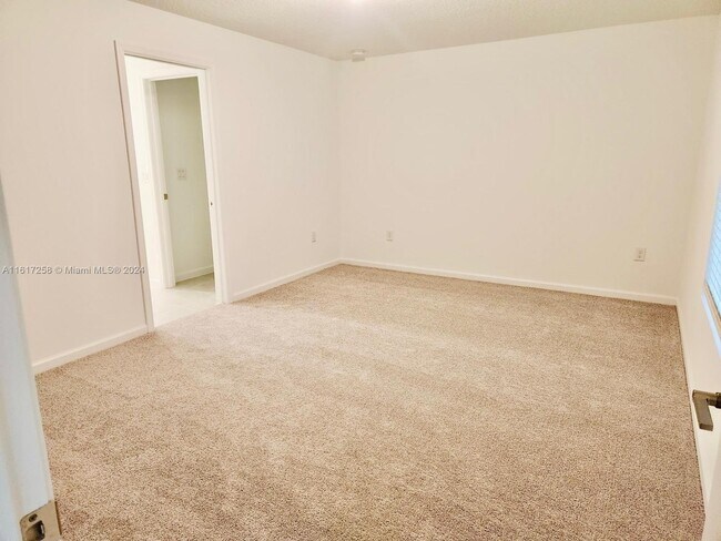 Building Photo - 1338 Colebrook Cir SW