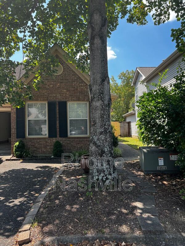 Foto del edificio - 512 Kendall Ct